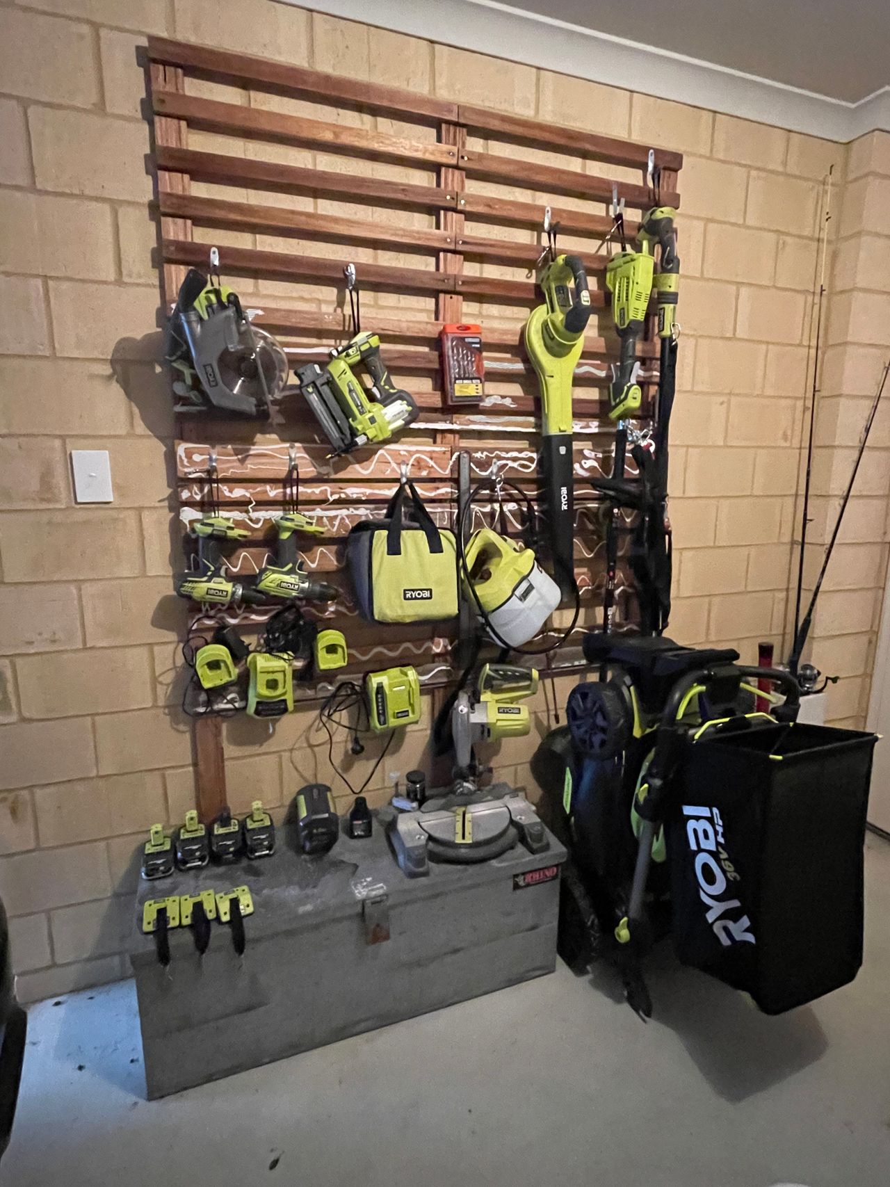 Finally got enough ryobi products to warrant an upcycle project!! Not bad for a solo mum doing my best to manage life and still have time for my hobbies! 