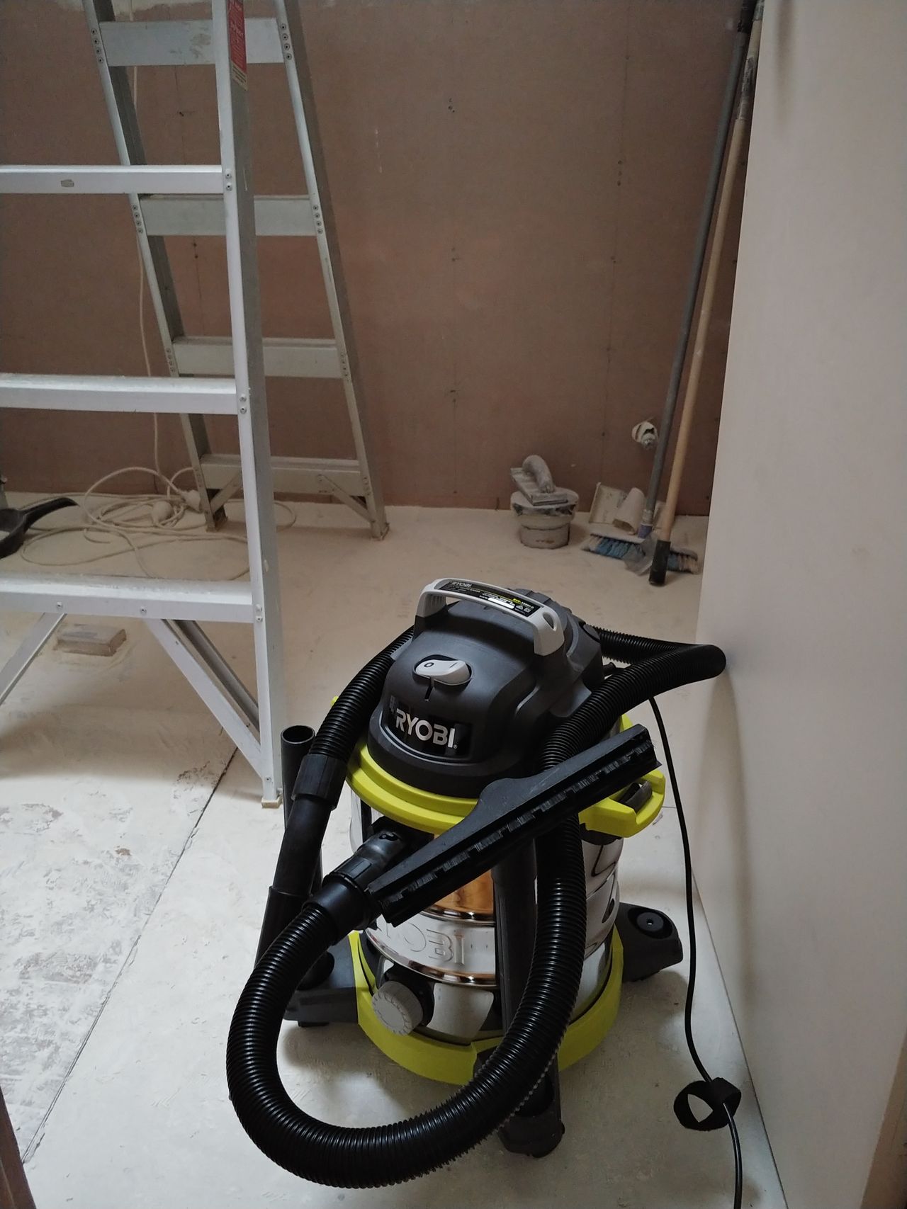 Time to suck up some sanding dust with Ryobi's finest vac!